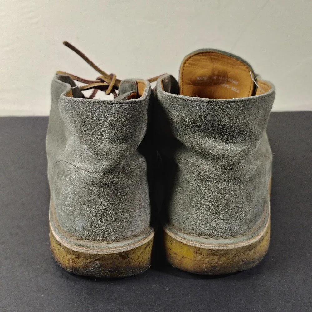 Clarks Desert Boots Mens 7.5 Grey Suede Crepe Sole Chukka Boots 13292